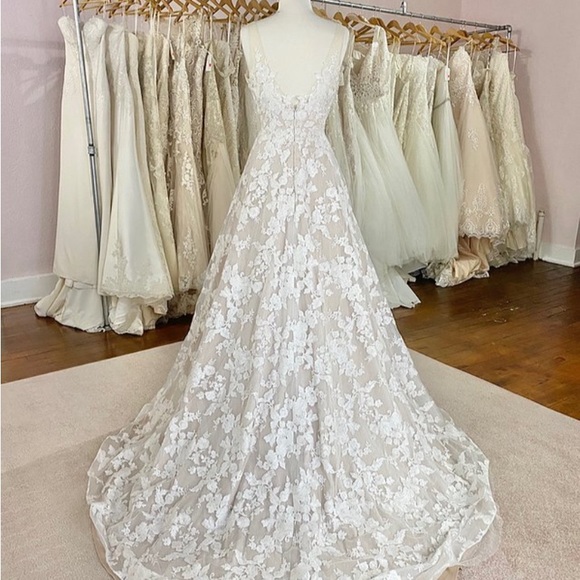 Private Label Wedding Dress - Picture 5 of 7